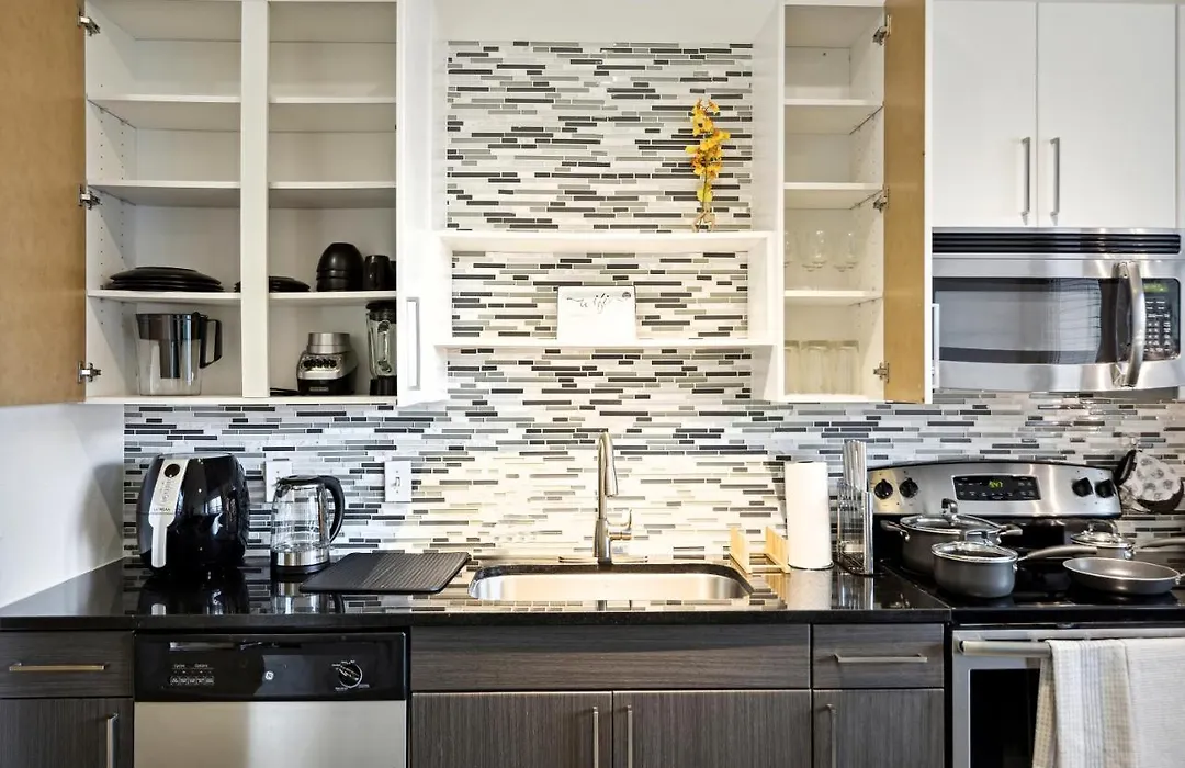 Stylish 1 Bedroom Apartment In Medical District-1