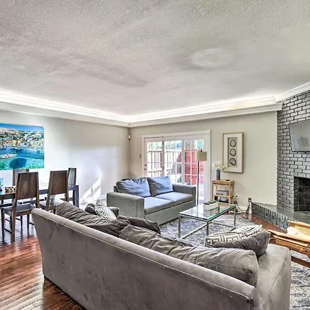 Modern-Chic Dallas Condo With Private Patio!-2