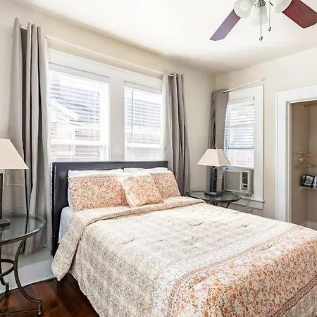 Vintage & Comfy Oasis In A Historic District ~ Pkg-2