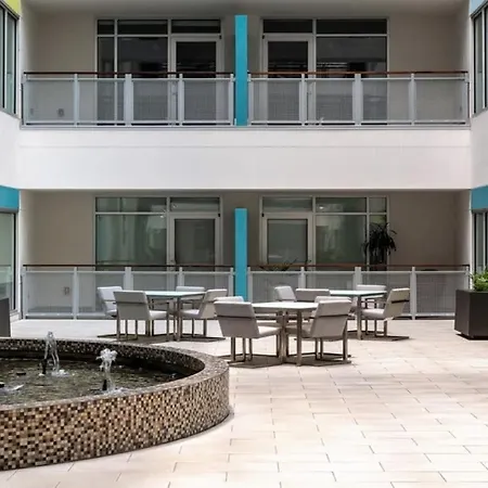 Cozysuites Two Classy Apartments-2