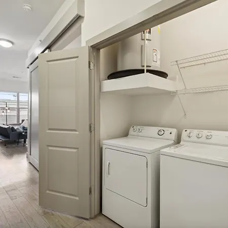Stylish 1 Bedroom Apartment In Medical District-2