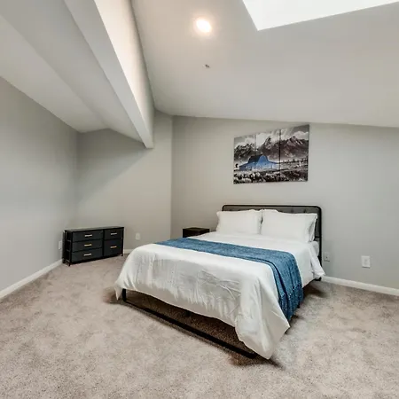 Loft Style 2Br Apt I Dallas City Center I Pool I Gym I Workspace I Pets-2