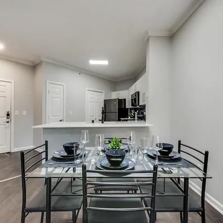Loft Style 2Br Apt I Dallas City Center I Pool I Gym I Workspace I Pets-3